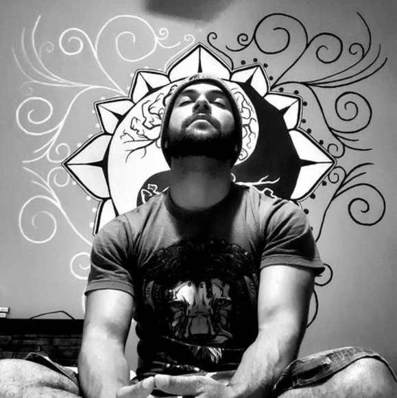 Meet your Posher, Lorenzo - Picture 1 of 1